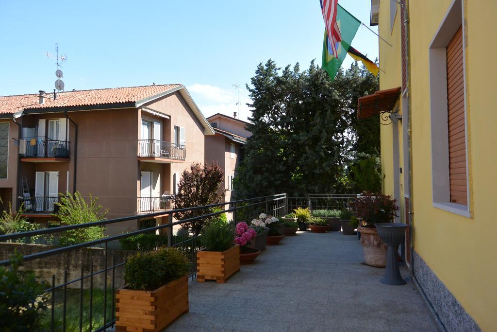 Pavia Ostello Eksteriør billede
